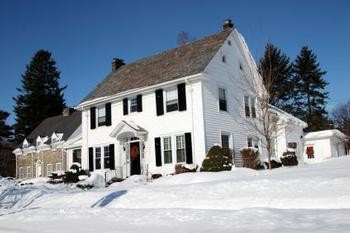 Spray Foam Insulation Keeps Homes Warm and Efficient During Winter Months